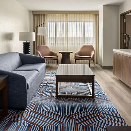 Oshkosh Marriott Waterfront Hotel & Convention Center Bagian luar foto