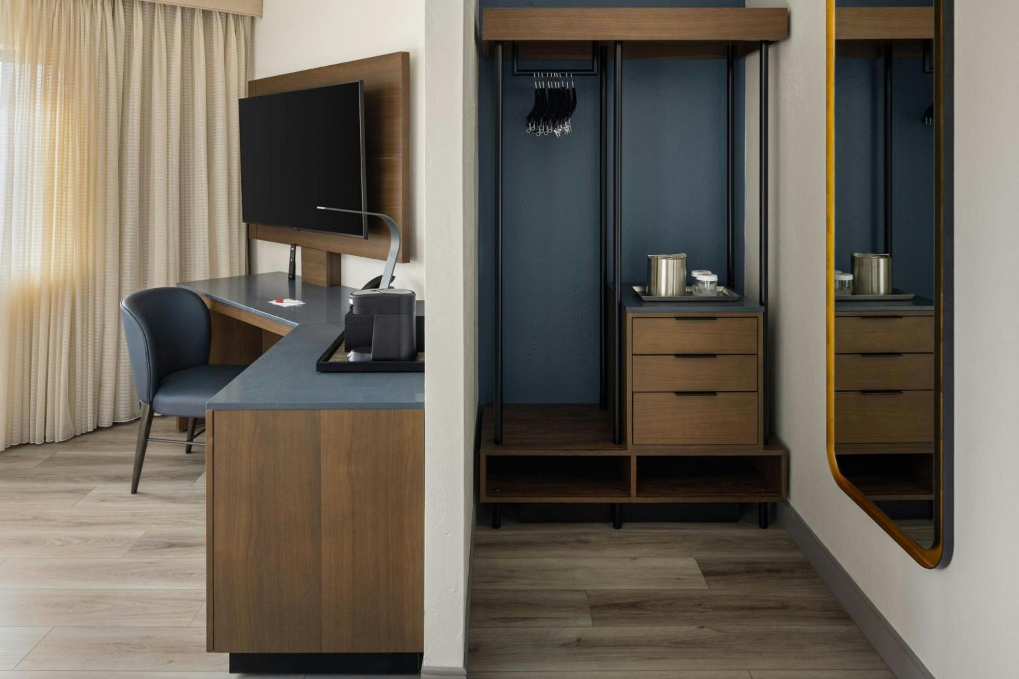 Oshkosh Marriott Waterfront Hotel & Convention Center Bagian luar foto