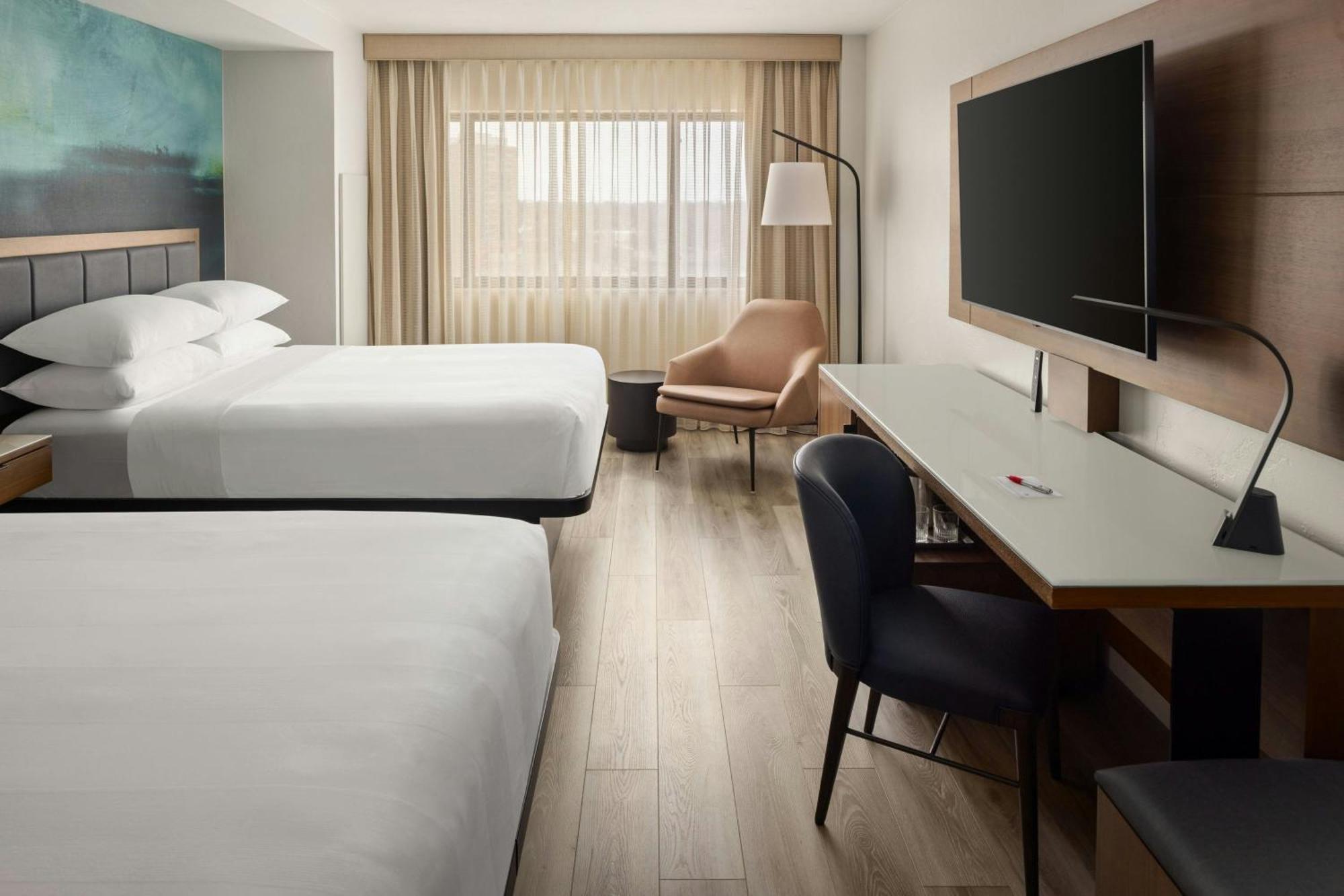 Oshkosh Marriott Waterfront Hotel & Convention Center Bagian luar foto